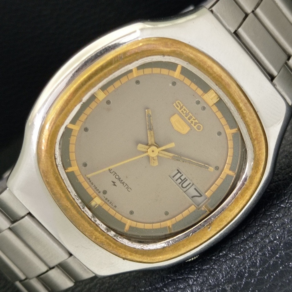 Vintage 1987 Seiko Automatic Mens Silver Watch WDaydate  Gold Accents